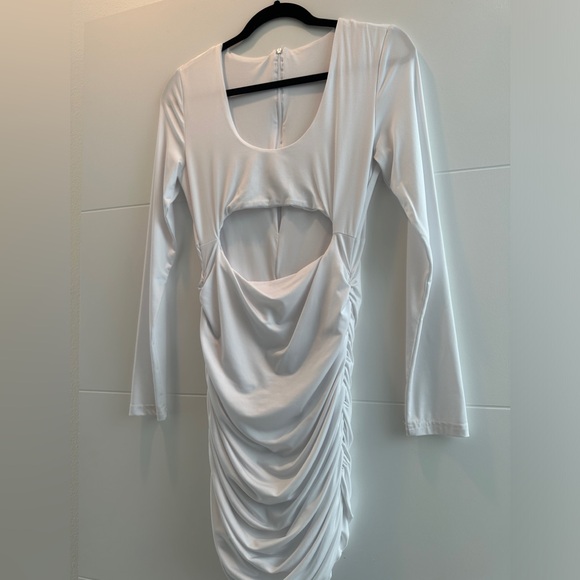 White scoop neck cut out long sleeve ruched bodycon mini dress winter formal M - Picture 8 of 12